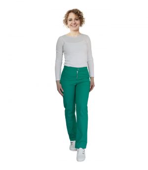 Bijela bluza zelene hlače